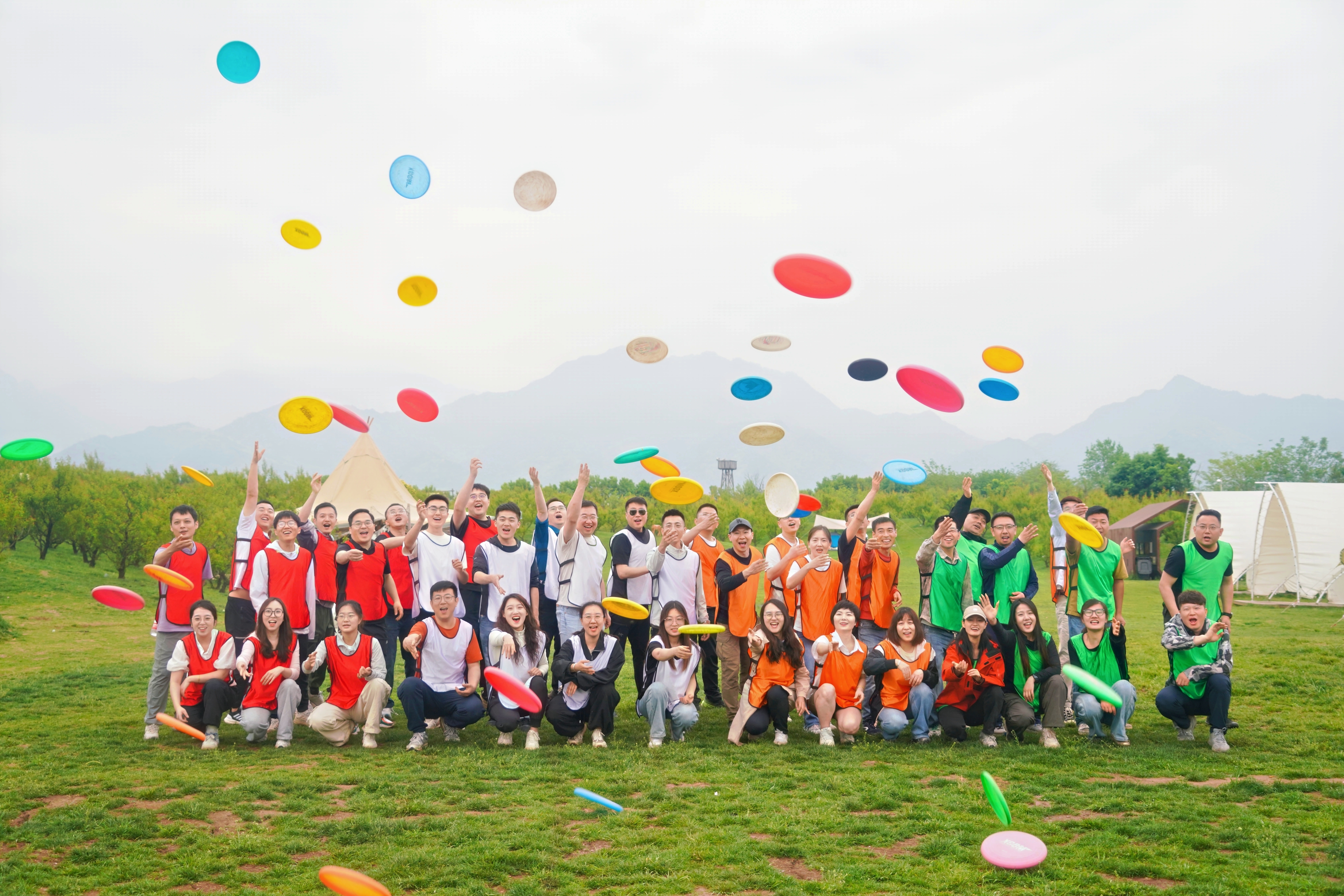 【喜訊】豪情滿(mǎn)溢 共啟璀璨新程——陜西瑞辰控股集團(tuán)六周年慶